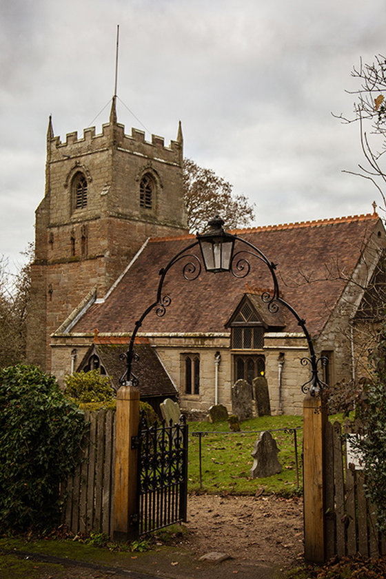 Wedding photography at Beoley Church